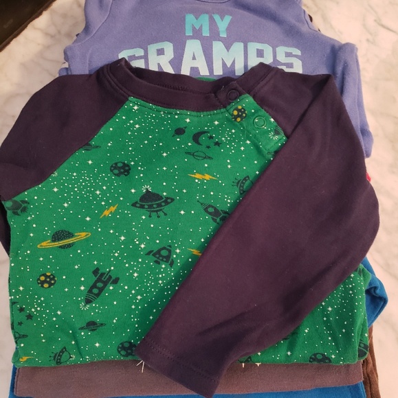 Long sleeved onesie lot - Picture 1 of 5